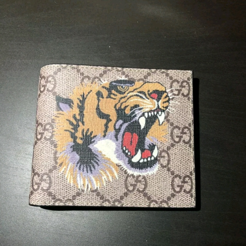 Gucci wallet